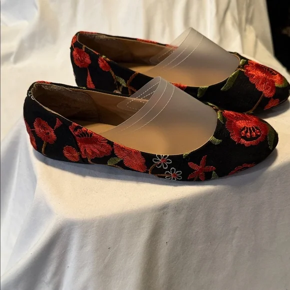 Torrid Black Flats with Red and Green Floral Design - Picture 1 of 8